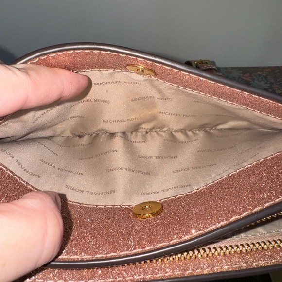 Michael Kors rose gold sparkle crossbody bag - Picture 3 of 11